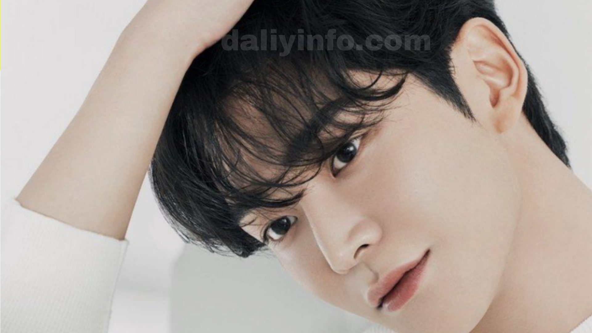 Rowoon Pens Heartfelt Letter To Fans As He Halts Group Activities With SF9